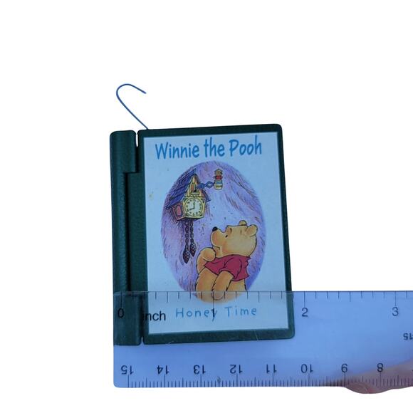 Vintage Winnie the Pooh Book Ornament “Honey Time” Clock Scene Hallmark Style - Picture 3 of 10